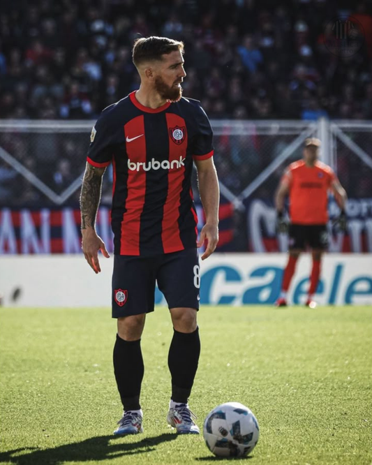 San Lorenzo titular 24/25 - Iker Muniain